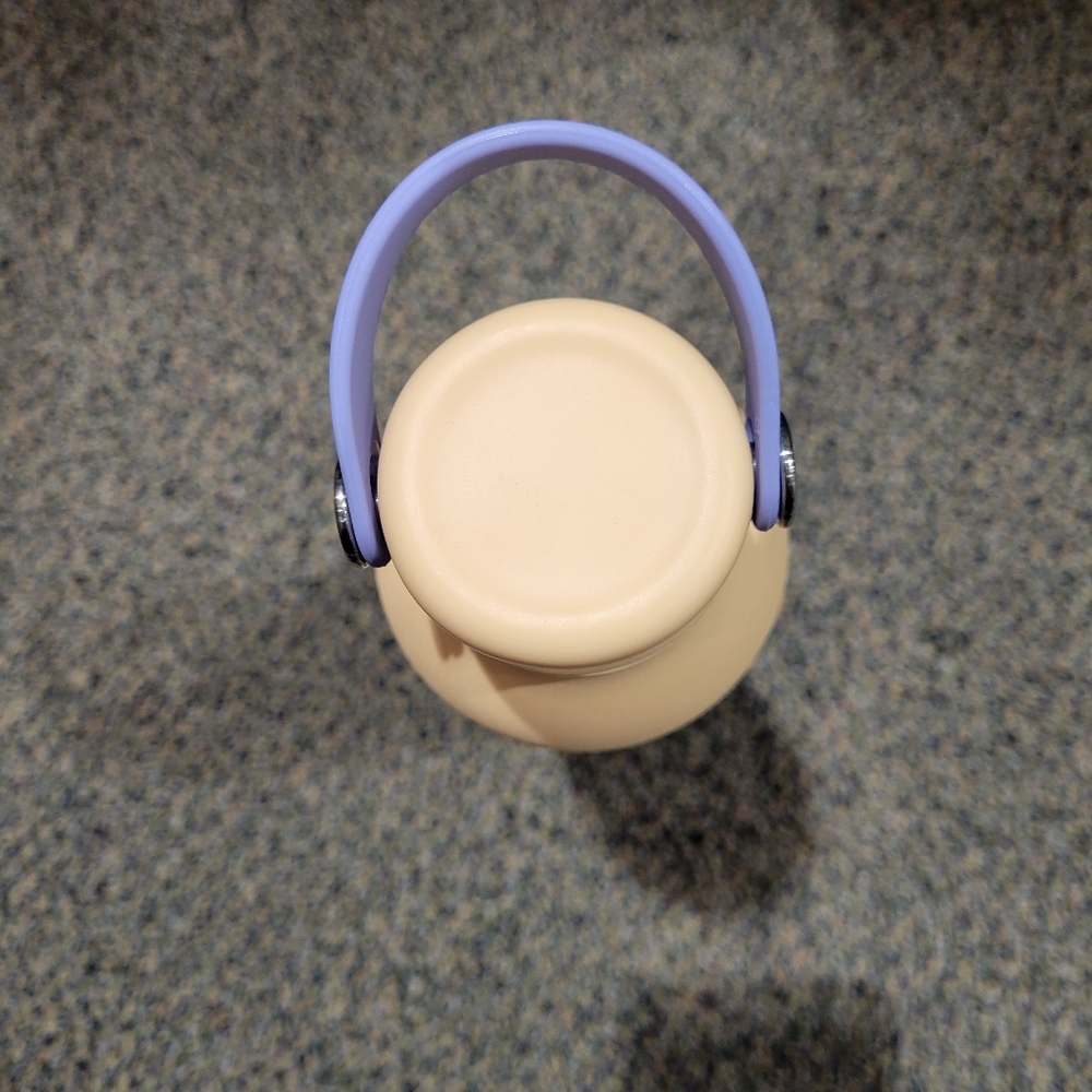 Hydroflask - Picture 2 of 3